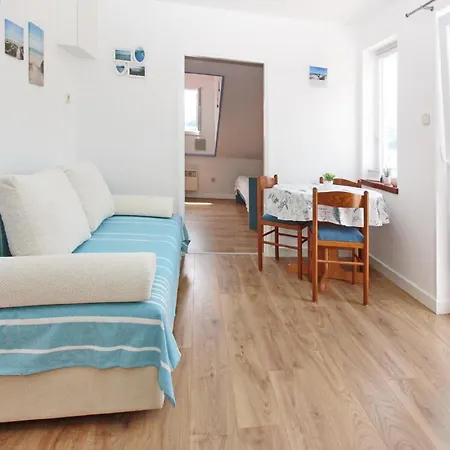 Apartment In Mit Eigenem Balkon - B59512
